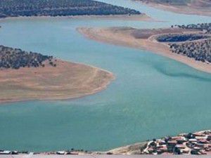 Suyun her damlası ülke için önemli