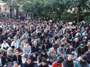 Müslümanların Oruç tutması yasaklandı