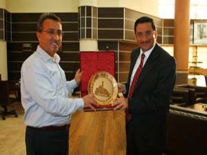 Mustafa Ak, Hançerliyi ziyaret etti