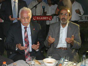 Kamalak, Konyada iftara katıldı