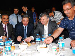 Kerkük heyeti mahalle iftarlarında