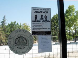 Sakın afiş asmayın!