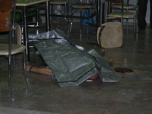 Silahla başından ve göğüsünden vuruldu