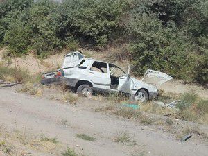 Otomobil devrildi; 1 ölü