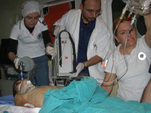 Hızlandırılmış tren motosikletli çocuğa çarptı