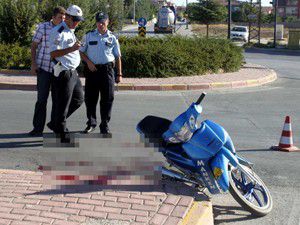 Öz kardeşini ayağından vurdu