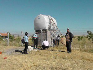Gece geç saatlerde girip çaldılar