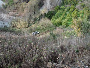 Otomobil uçuruma yuvarlandı: 5 ölü