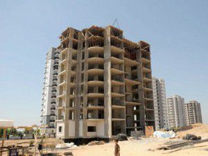 İşçi 5. kattan düşerek öldü