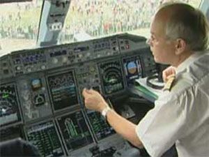 Uçak düşmedi ama 8 yaralı