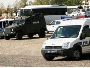 Uçakların iniş-kalkışları durduruldu