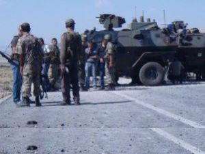 Demirtaşı korumaya giden askere saldırı