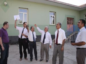 Kaçmaz, okul inşaatlarını denetledi