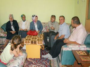 Ak Parti’den özürlü ailelere ziyaret