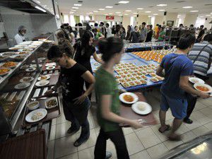 Portakal soyamayan üniversiteli