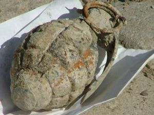 Bomba elinde patladı