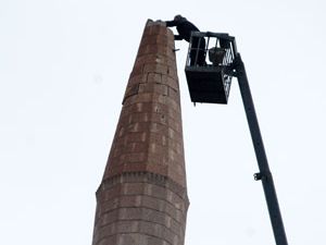 Depremde zarar gören minare tamir edildi