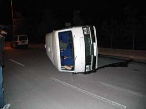 Minibüs ile otomobil çarpıştı: 5 yaralı
