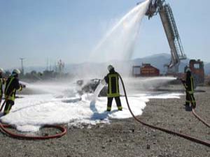 Akşehir itfaiyesinden yangın tatbikatı