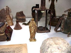 Konya da tarihi eser kaçakcılarına operasyon yapıldı