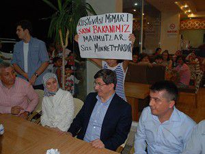 Konya dönüşü Davutoğluna sürpriz