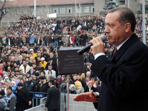Erdoğan; İmkanları olsa yolları rulo yapacaklar