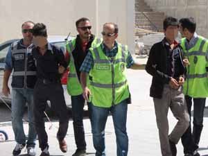Onlar çalmaktan, polis yakalamaktan bıkmadı