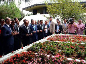 Adnan Menderes mezarı başında anıldı