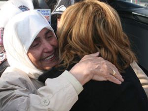 Konyaya dönen ilk hac kafilesi gözyaşlarıyla karşılandı