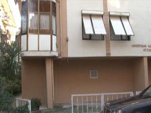 Evde yalnız bırakılan 2 aylık bebek öldü