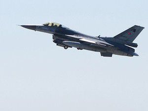 Türk F-16ları Rus uçağını izledi