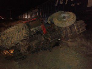 Konyada yük treni traktöre çarptı: 1 ölü 1 yaralı