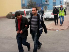 Hırsızlık şüphelileri bahçede yakalandı