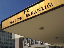 Maliyede  üst düzey isimler görevden alındı