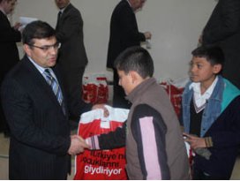 Beyşehirde 356 öğrenciye giyim yardımı