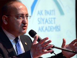 Akdoğan: Paralel yapı batıyor