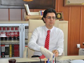 Başkan tombaladan çıktı