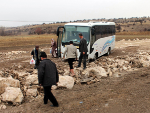 Midibüs yoldan çıktı!