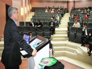 Gönüllü polisten uyuşturucu konferansı