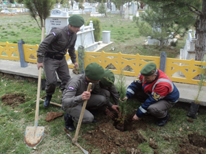 Jandarmadan Şehitler anısına fidan