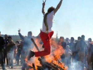 Nevruz ateşi 5 kişiyi yaraladı