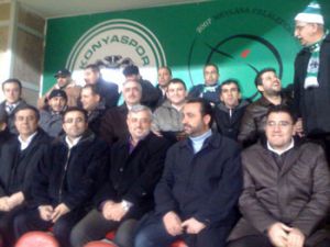 MÜSİAD yönetimi Konyaspora tribünde destek verdi