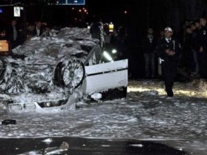 Bu arabadan burnu bile kanamadan kurtuldu