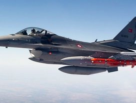 Türk uçaklarına Yunan tacizi