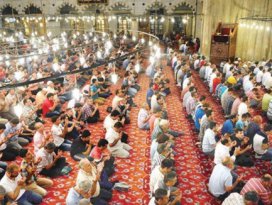 Bu gece eller duaya açılacak