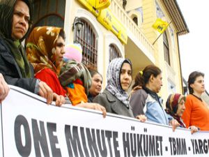 Konyada One Minuteli protesto