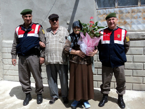 Jandarmadan Şehit Annesine ziyaret