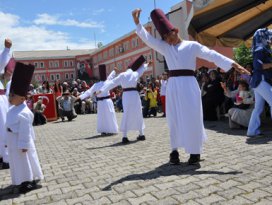Engellilerden Sema Gösterisi