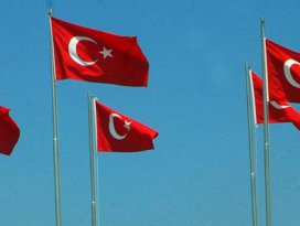 Bir tek orada bayrak yarıya inmedi!