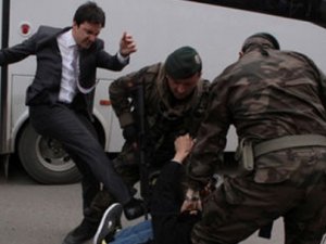 Sükunetimi muhafaza edemedim üzgünüm
